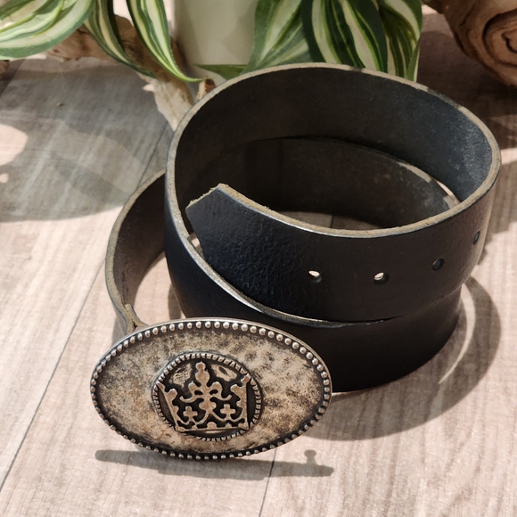 Cydwoq Handmade Black Leather Belt w/Oval Silvertone Metal Buckle Size Medium
